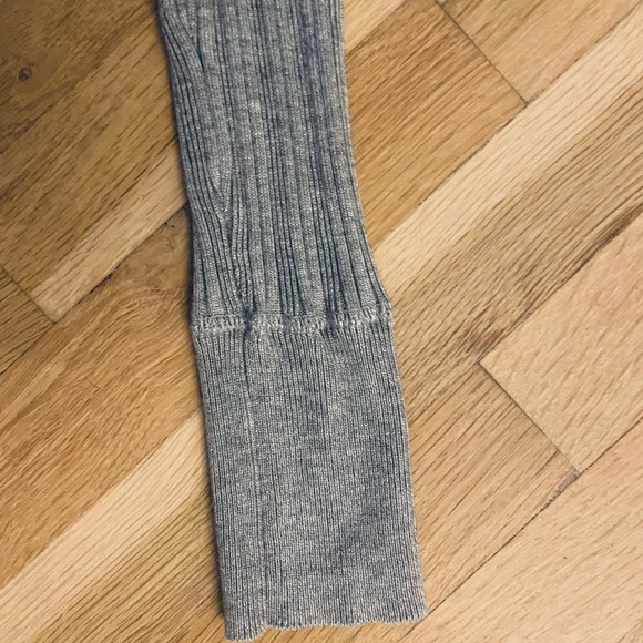 Grey stretchy rib turtleneck size Large - Picture 5 of 7